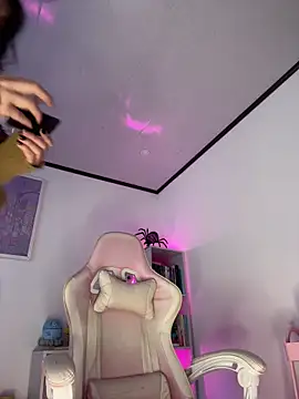 Tsuki-moon online show from 10.09.25