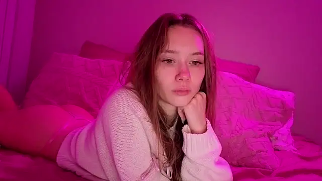 Snapshot of KateVon chatting on 09.21.25 KateVon online show from 09.21.25