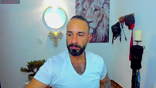 Snapshot of mr_maik chatting on 01.25.25 mr maik online show from 01.25.25