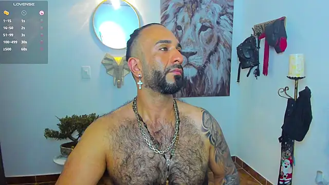 Snapshot of mr_maik chatting on 01.31.25 mr maik online show from 01.31.25