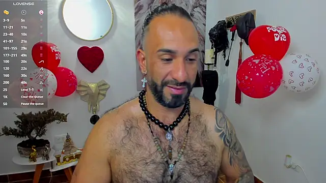 Snapshot of mr_maik chatting on 02.13.25 mr maik online show from 02.13.25