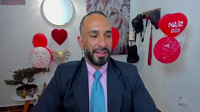 Snapshot of mr_maik chatting on 02.14.25 mr maik online show from 02.14.25