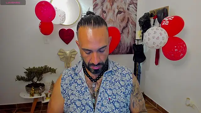 Snapshot of mr_maik chatting on 02.15.25 mr maik online show from 02.15.25