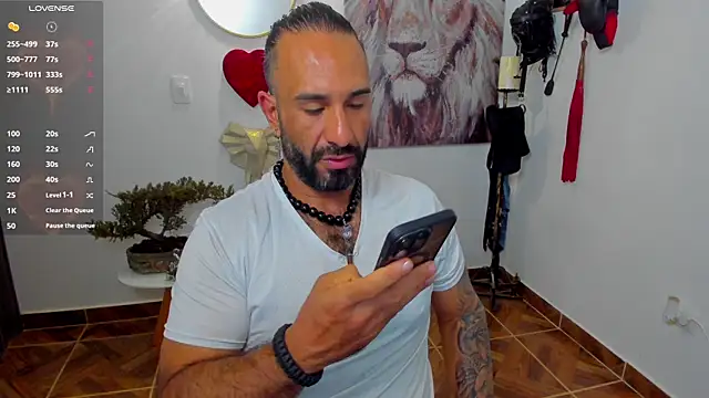 Snapshot of mr_maik chatting on 02.18.25 mr maik online show from 02.18.25