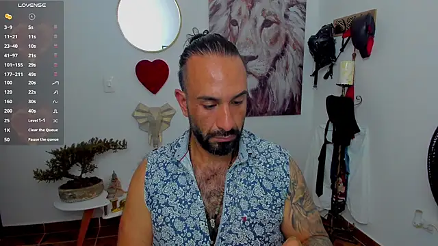Snapshot of mr_maik chatting on 02.26.25 mr maik online show from 02.26.25