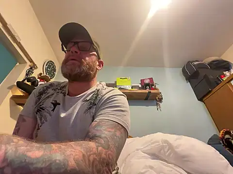 Tattooednakedguy online show from 04.04.26