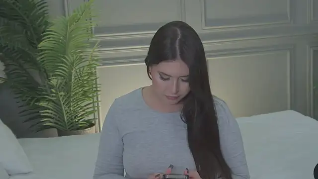 TrishaWinslet online show from 11.27.25