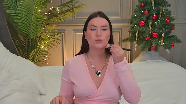 TrishaWinslet online show from 12.21.25