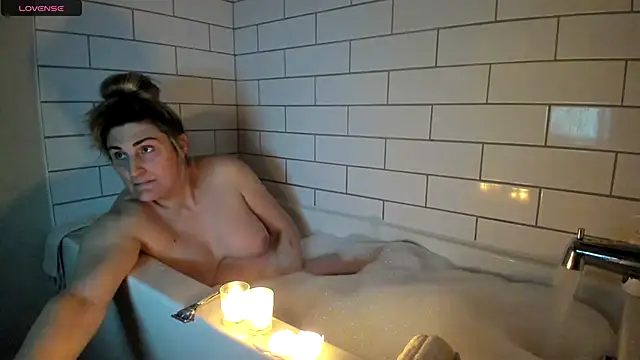 ImLeanneLawson online show from 02.24.25