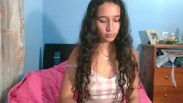 Snapshot of silverdoll_ chatting on 01.25.25 silverdoll online show from 01.25.25