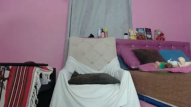 KeillyDiaz online show from 12.02.24