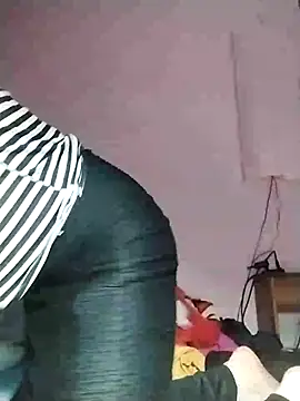 Snapshot of ngoclothingoc9en chatting on 03.13.25 ngoclothingoc9en online show from 03.13.25