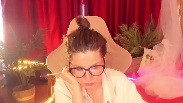 April o Nill online show from 04.03.26