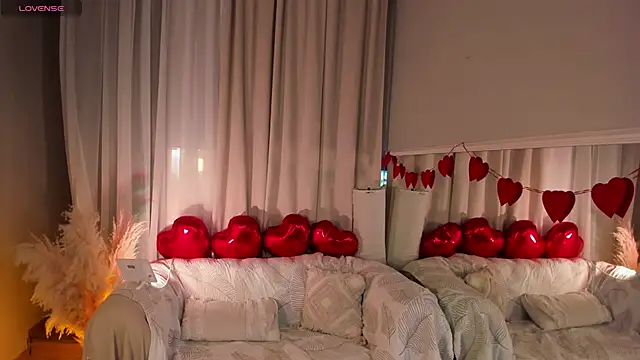  Rose Charming  online show from 02.16.25