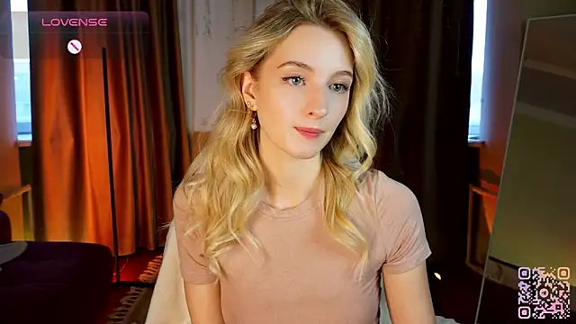 Snapshot of MickeyMyers chatting on 10.14.25 MickeyMyers online show from 10.14.25