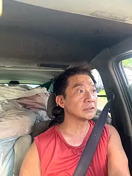 Snapshot of YuHsuant chatting on 09.28.25 YuHsuant online show from 09.28.25