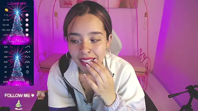 Mia Lopez  online show from 12.16.24