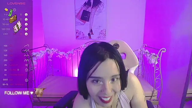 Mia Lopez  online show from 01.30.25
