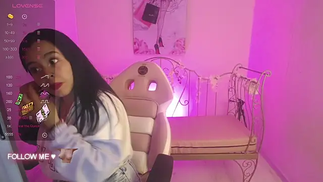 Mia Lopez  online show from 02.05.25