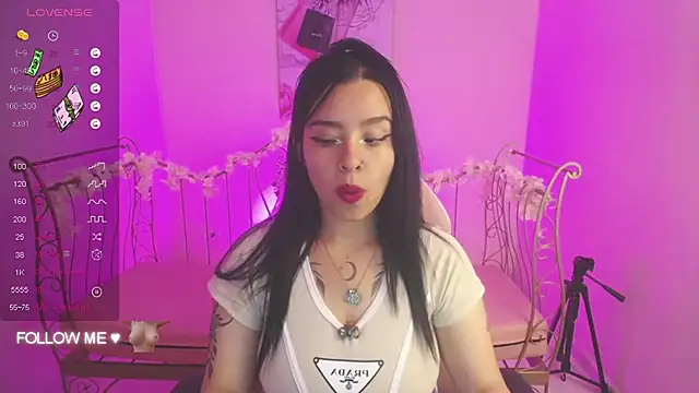 Mia Lopez  online show from 02.10.25
