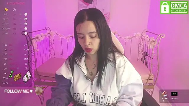 Mia Lopez  online show from 02.12.25