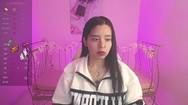 Mia Lopez  online show from 02.13.25