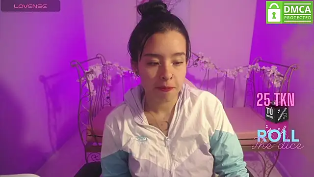 Mia Lopez  online show from 02.25.25