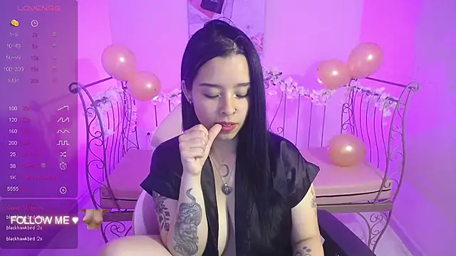 Mia Lopez  online show from 03.06.25