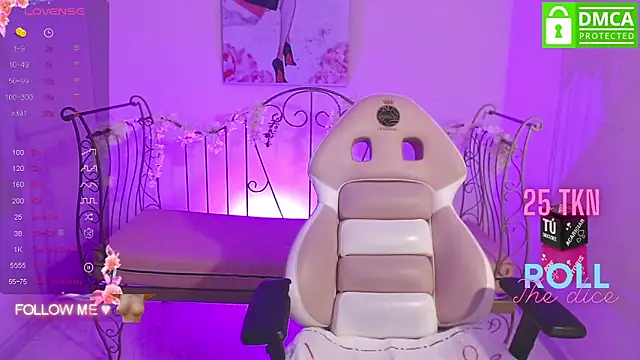 Mia Lopez  online show from 03.18.25