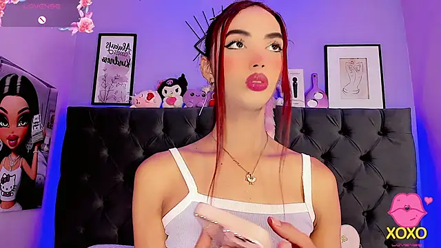 Snapshot of Babyenderlyn chatting on 10.12.25 Babyenderlyn online show from 10.12.25