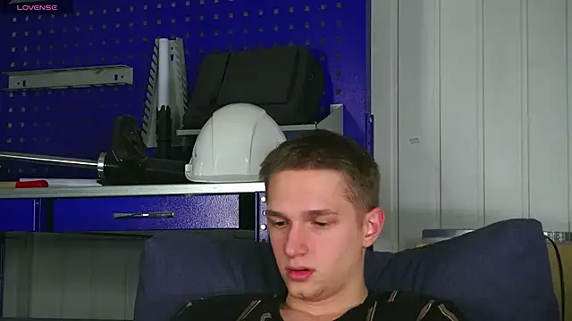 Snapshot of dustyn_fox chatting on 02.11.26 dustyn fox online show from 02.11.26