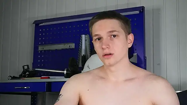 Snapshot of dustyn_fox chatting on 02.21.26 dustyn fox online show from 02.21.26