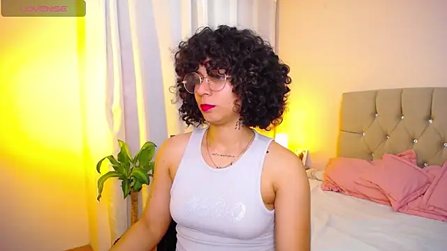 Snapshot of zoe_alanaa chatting on 11.18.25 zoe alanaa online show from 11.18.25