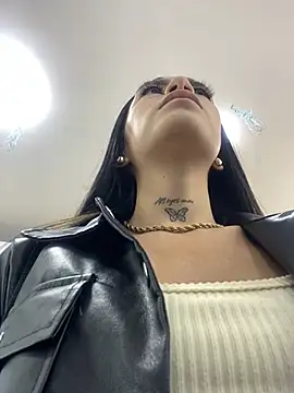 Snapshot of Effy_Bonny chatting on 12.17.24 Effy Bonny online show from 12.17.24