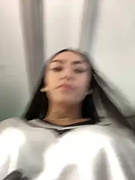 Snapshot of Effy_Bonny chatting on 12.18.24 Effy Bonny online show from 12.18.24
