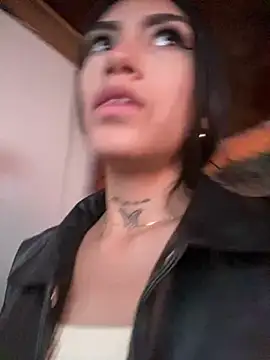 Snapshot of Effy_Bonny chatting on 12.28.24 Effy Bonny online show from 12.28.24