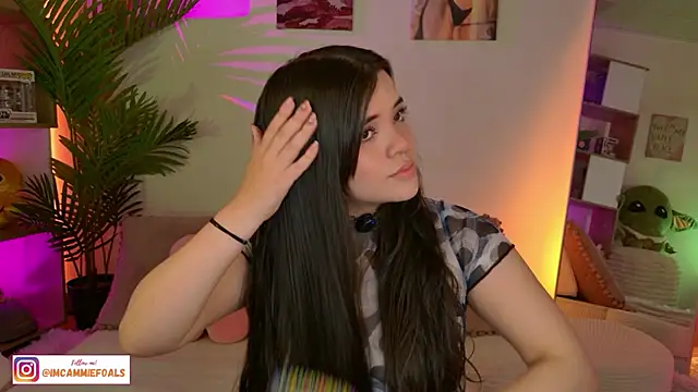 Snapshot of cammiefoalss chatting on 09.29.25 cammiefoalss online show from 09.29.25