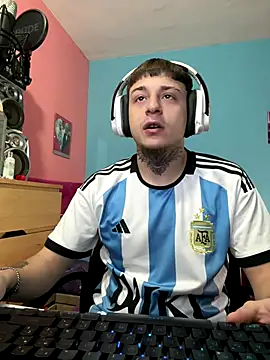 Snapshot of Nenejoven16- chatting on 11.13.25 Nenejoven16- online show from 11.13.25