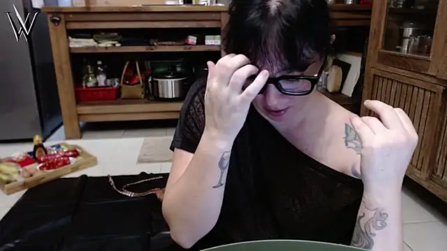 Snapshot of Mistress_Wonder chatting on 05.01.26 Mistress Wonder online show from 05.01.26