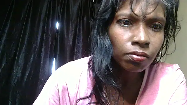 Snapshot of Fuckable_Nasty_MILF chatting on 02.14.25 Fuckable Nasty MILF online show from 02.14.25