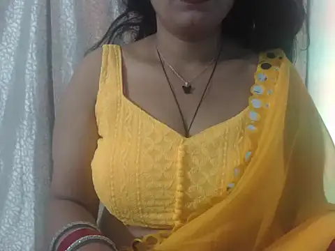 Snapshot of cute-priy chatting on 12.21.24 cute-priy online show from 12.21.24