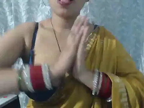 Snapshot of cute-priy chatting on 01.08.25 cute-priy online show from 01.08.25