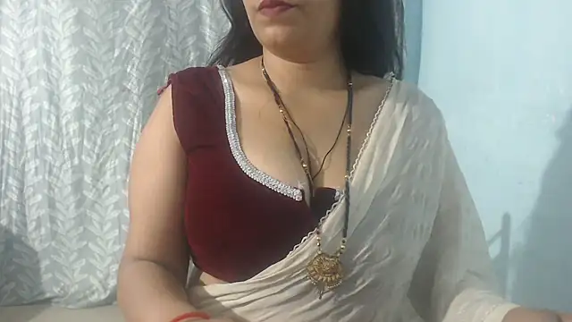 Snapshot of cute-priy chatting on 02.12.25 cute-priy online show from 02.12.25