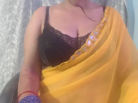 Snapshot of cute-priy chatting on 10.12.25 cute-priy online show from 10.12.25