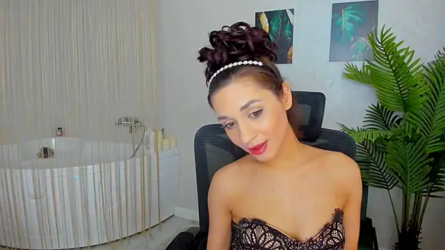 YourHottie 1 online show from 02.13.25