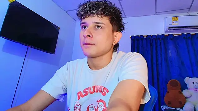 Nathan Bluee online show from 04.17.26