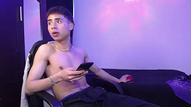 sexybat twink online show from 02.11.25