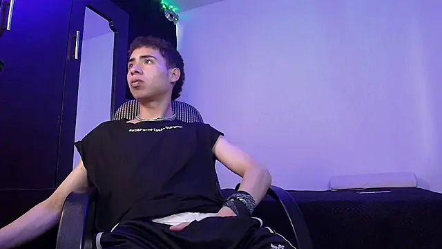 sexybat twink online show from 02.24.25