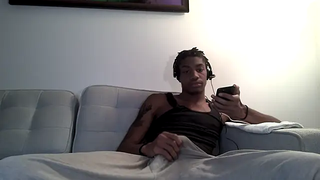 Snapshot of Skinnyblackman chatting on 10.17.25 Skinnyblackman online show from 10.17.25