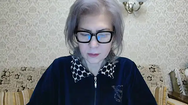 Snapshot of Elegant00Lady chatting on 10.20.25 Elegant00Lady online show from 10.20.25